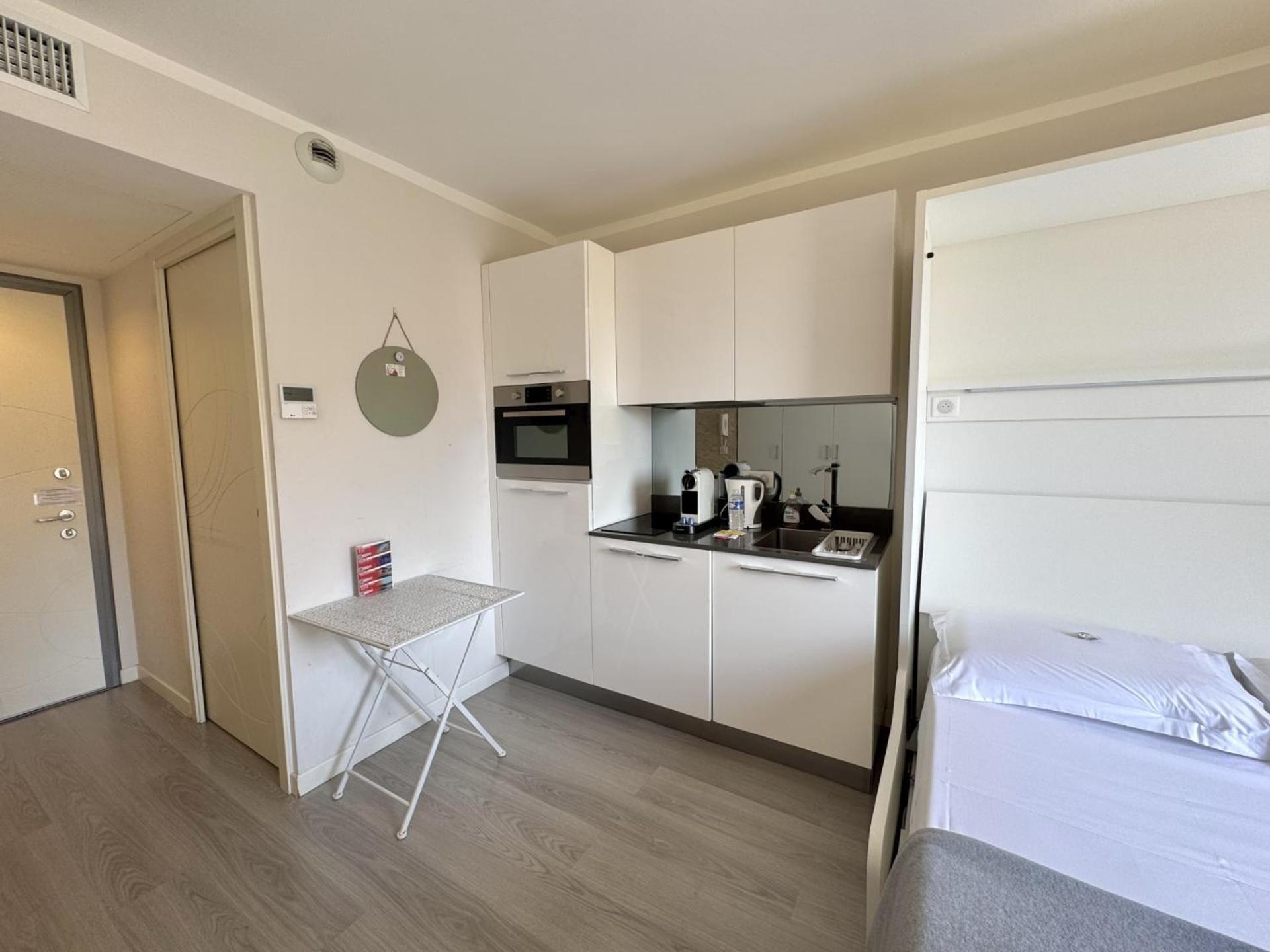 Aparthotel Riviera Nice Cote D'Azur - Old Town - Studio Ac - Sea View - 50M Promenade Des Anglais- La Maison Linda Exterior foto